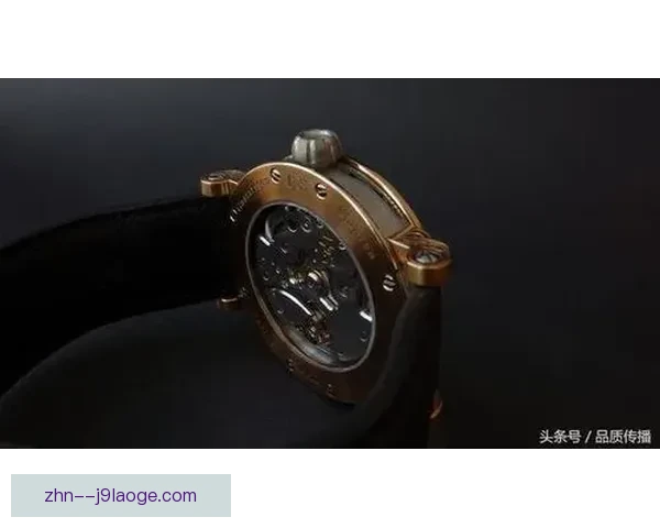 2026世界杯官方指定腕表合作伙伴推出限量联名款纪念时计